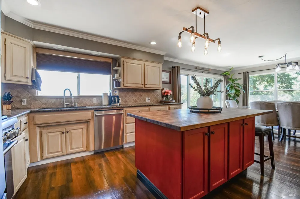 3832 Serenity Hills Road Vacaville, CA 95688