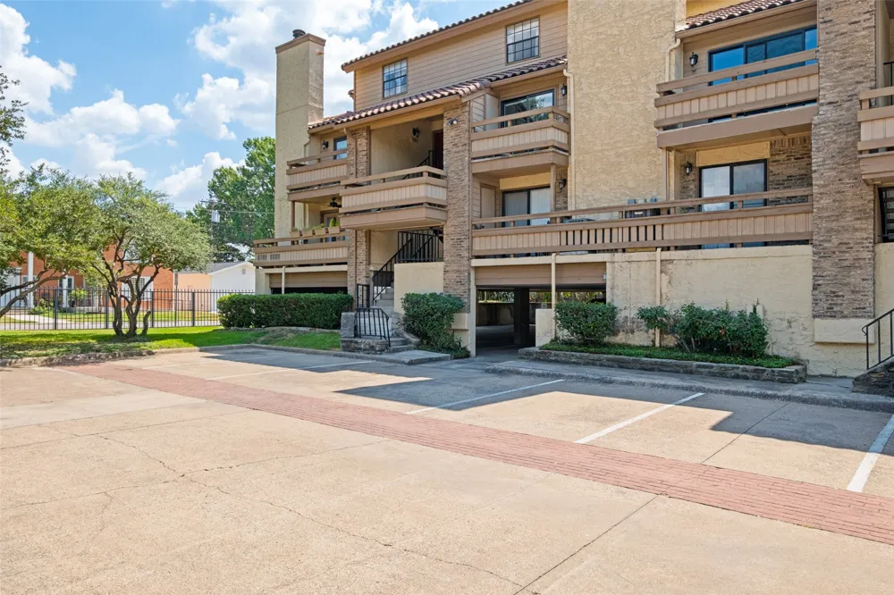 7640 W Greenway Boulevard #8K Dallas, TX 75209