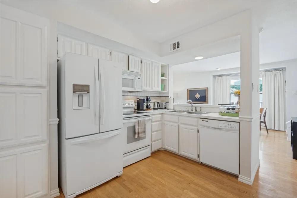 7640 W Greenway Boulevard #8K Dallas, TX 75209