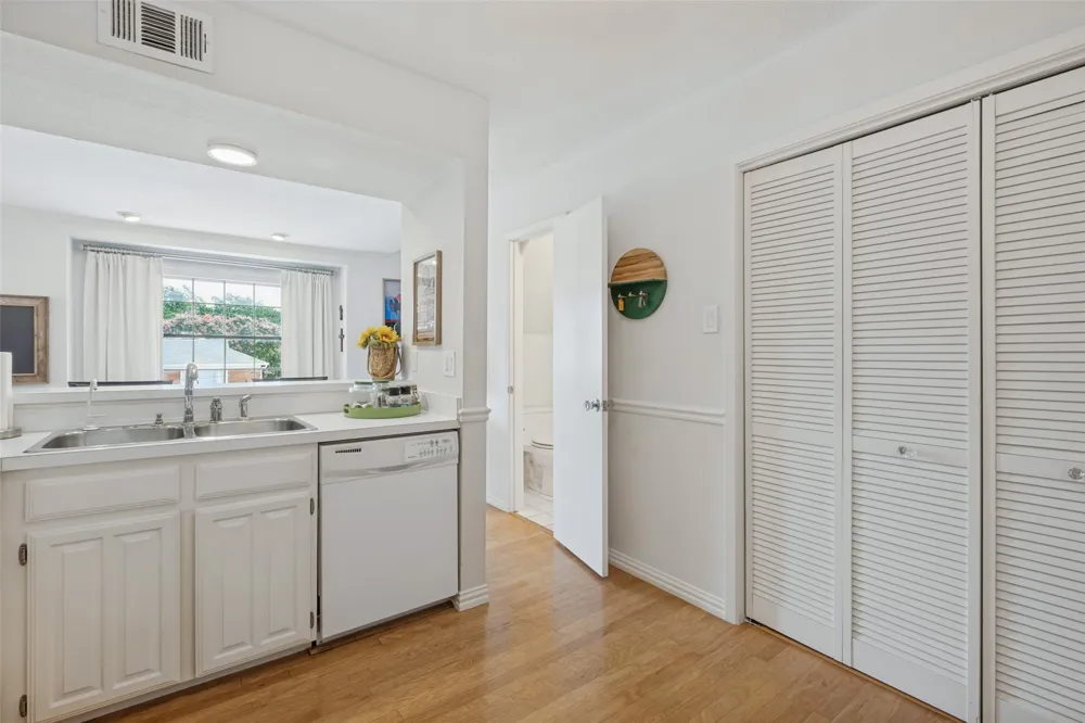 7640 W Greenway Boulevard #8K Dallas, TX 75209