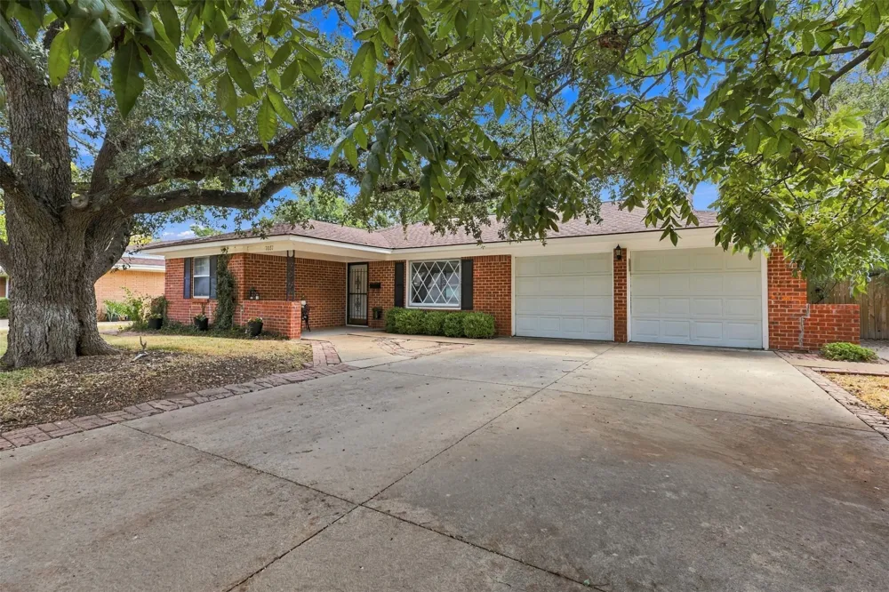 7037 Treehaven Road Fort Worth, TX 76116
