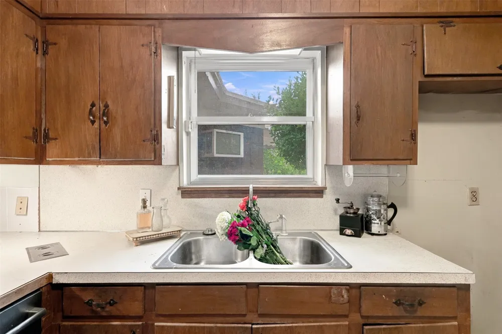 7037 Treehaven Road Fort Worth, TX 76116