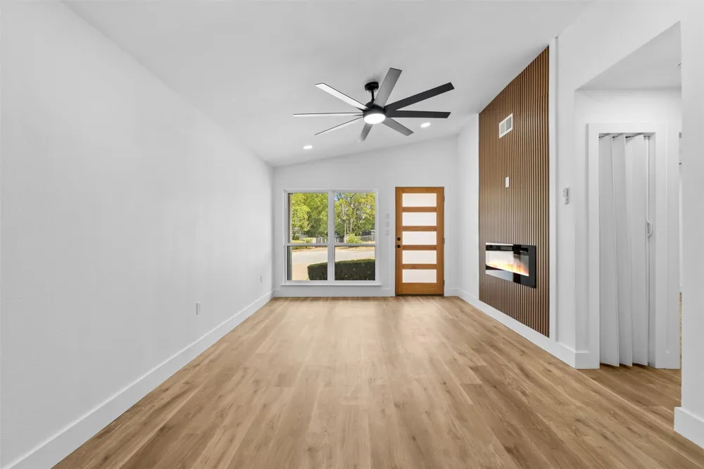 7011 Sweet Sue Lane Dallas, TX 75241