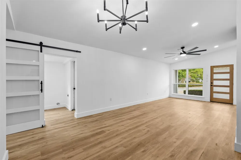 7011 Sweet Sue Lane Dallas, TX 75241
