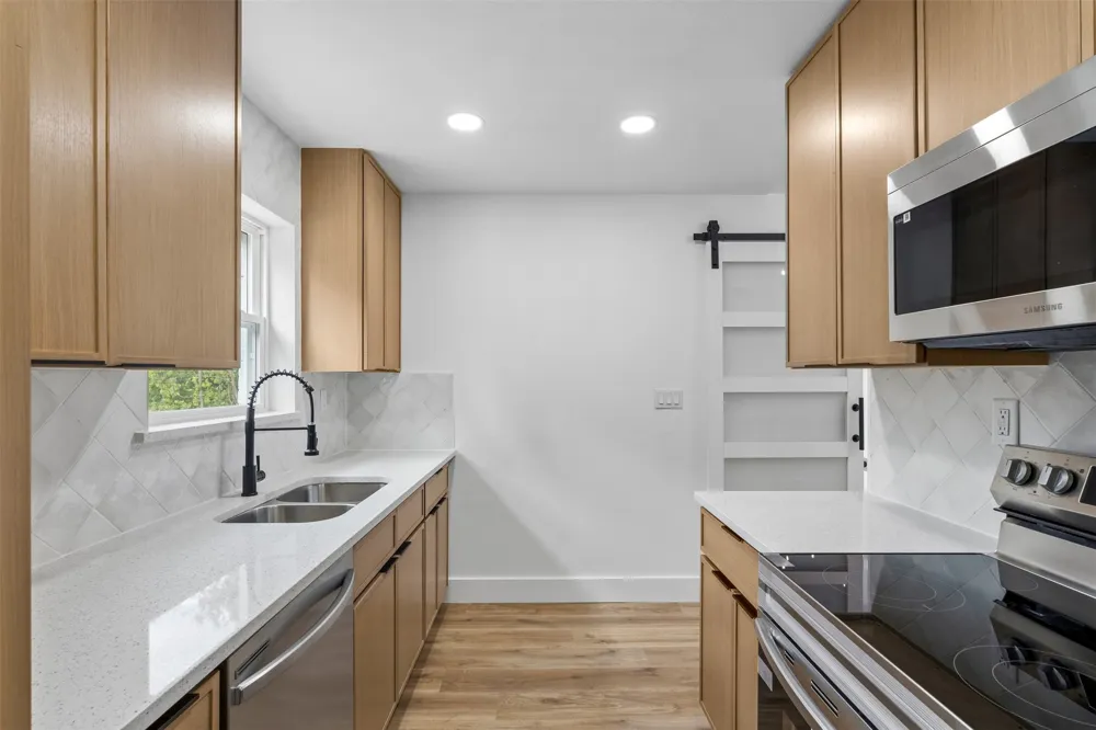 7011 Sweet Sue Lane Dallas, TX 75241