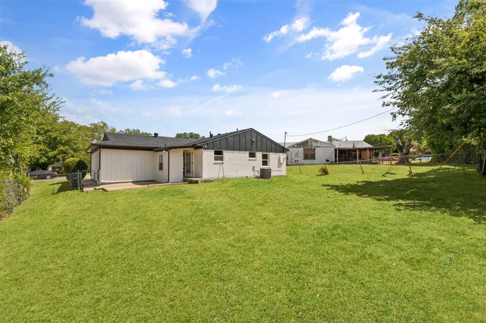 7011 Sweet Sue Lane Dallas, TX 75241