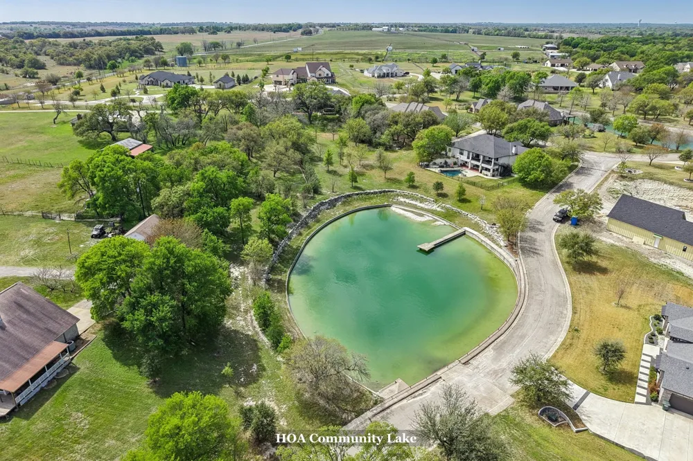 173 Via Lago Belton, TX 76513