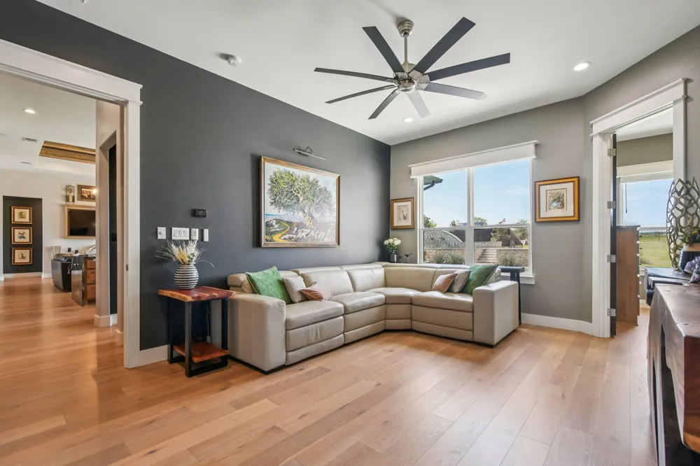 173 Via Lago Belton, TX 76513