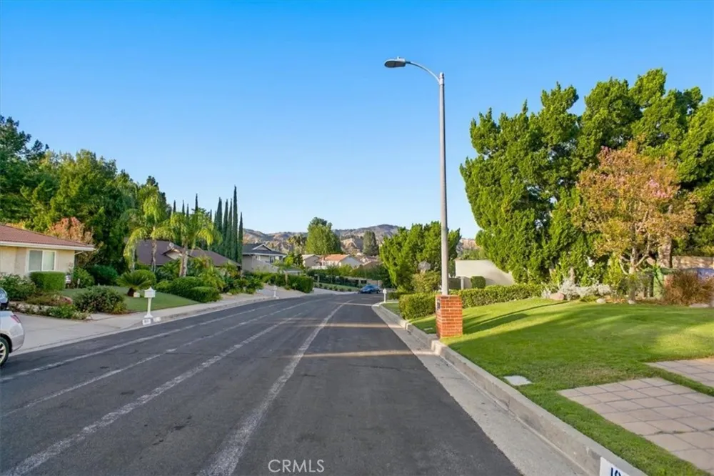 19110 Pala Mesa Place Porter Ranch, CA 91326