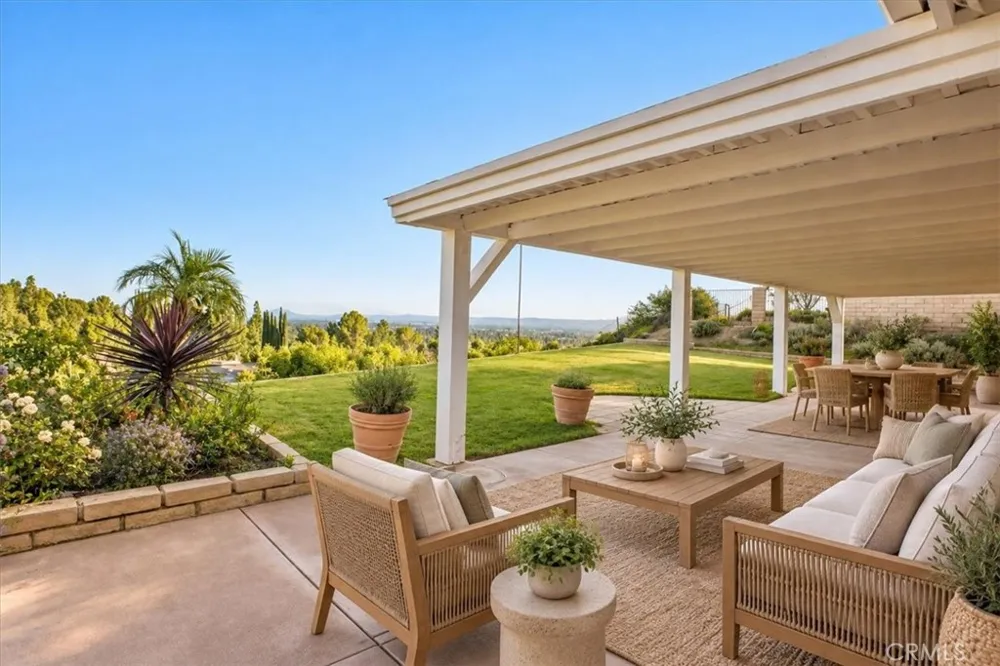 19110 Pala Mesa Place Porter Ranch, CA 91326