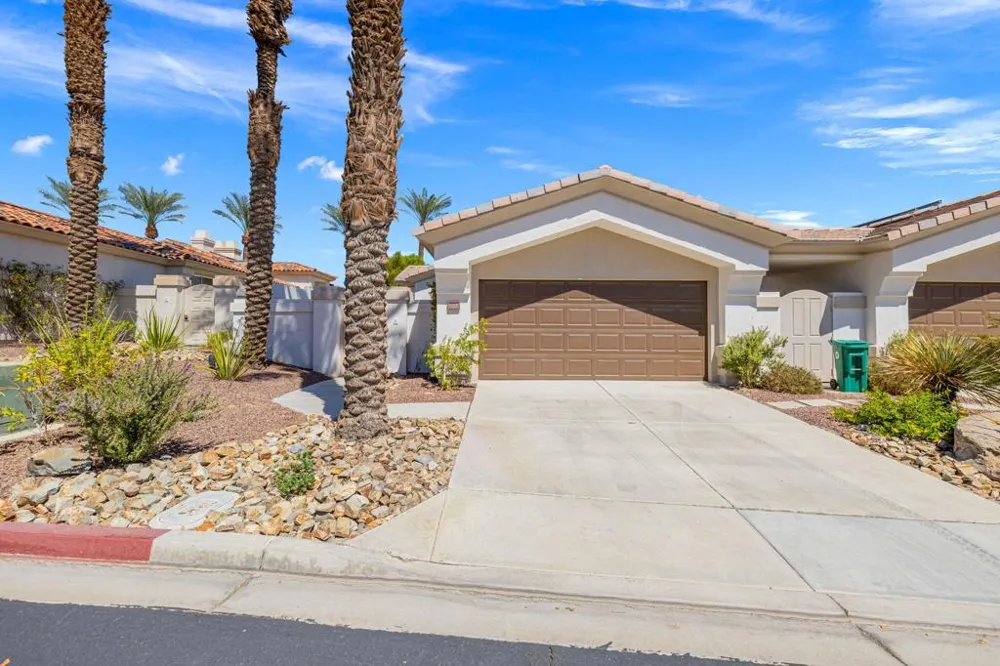 542 Red Arrow Trail Palm Desert, CA 92211