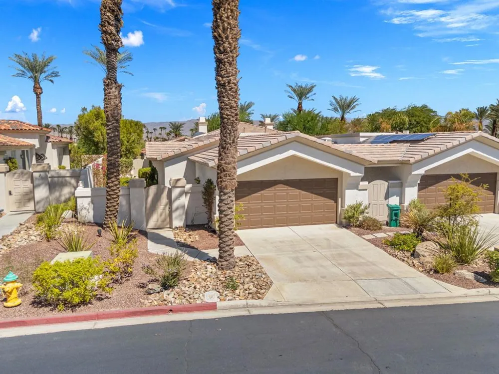 542 Red Arrow Trail Palm Desert, CA 92211