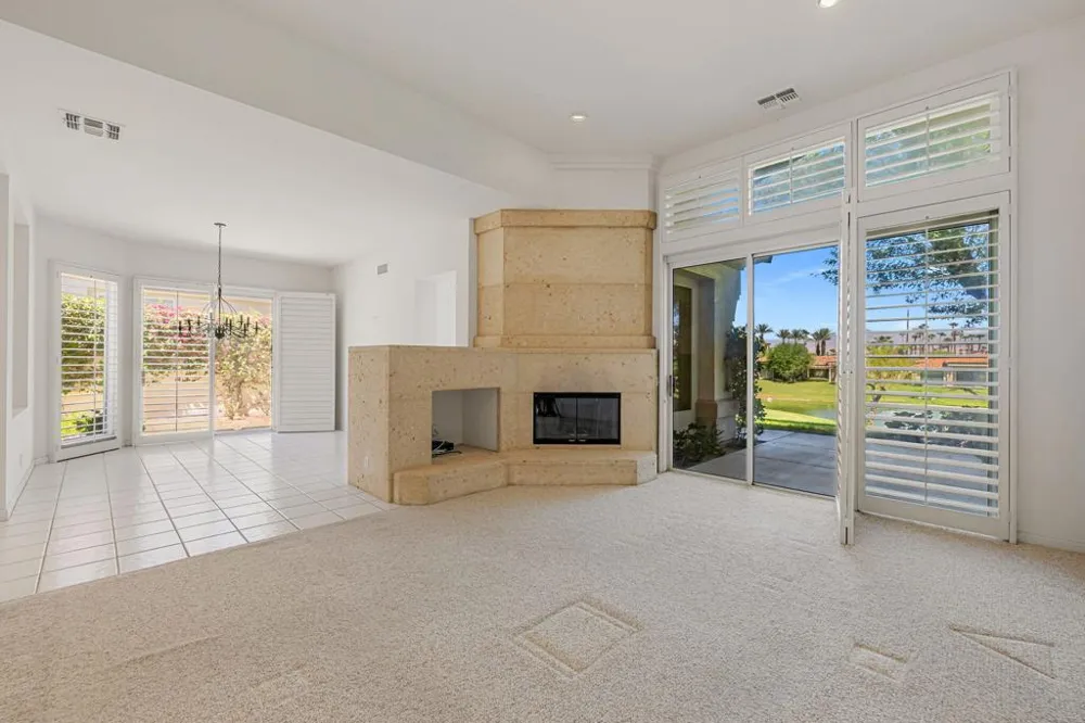 542 Red Arrow Trail Palm Desert, CA 92211