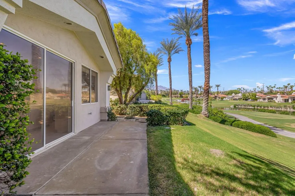 542 Red Arrow Trail Palm Desert, CA 92211