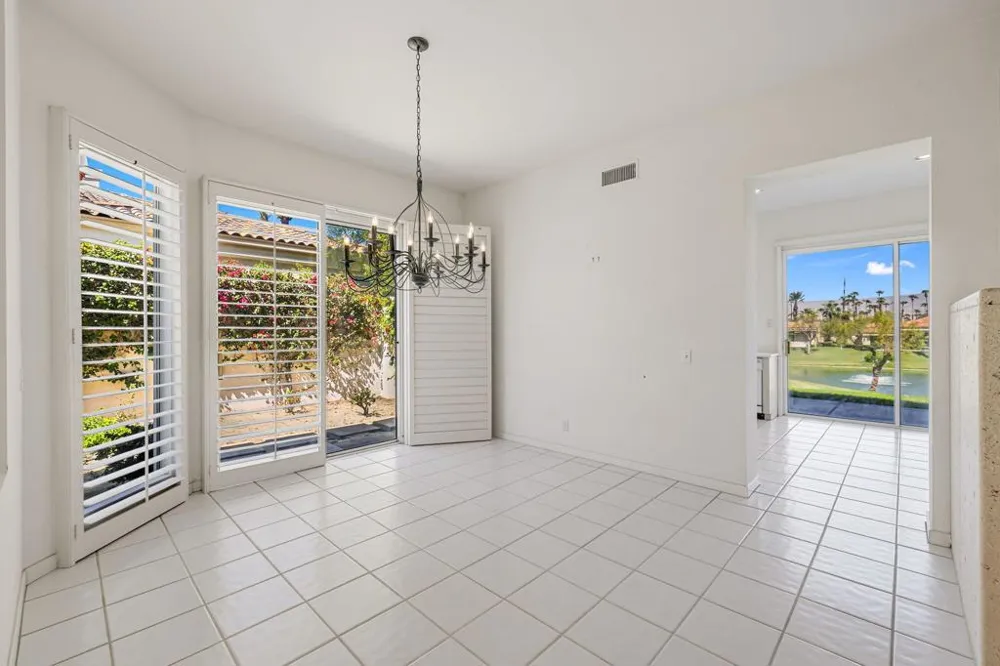 542 Red Arrow Trail Palm Desert, CA 92211