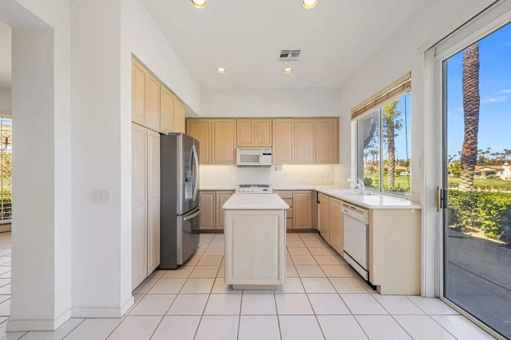 542 Red Arrow Trail Palm Desert, CA 92211