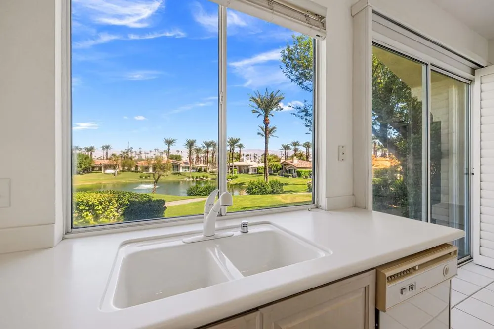 542 Red Arrow Trail Palm Desert, CA 92211
