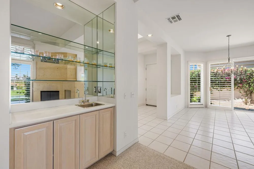 542 Red Arrow Trail Palm Desert, CA 92211