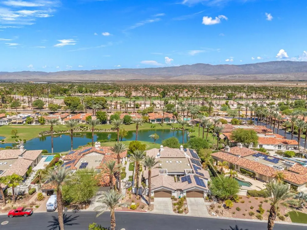 542 Red Arrow Trail Palm Desert, CA 92211