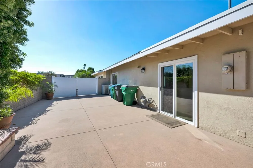 13232 Sandhurst Place Santa Ana, CA 92705