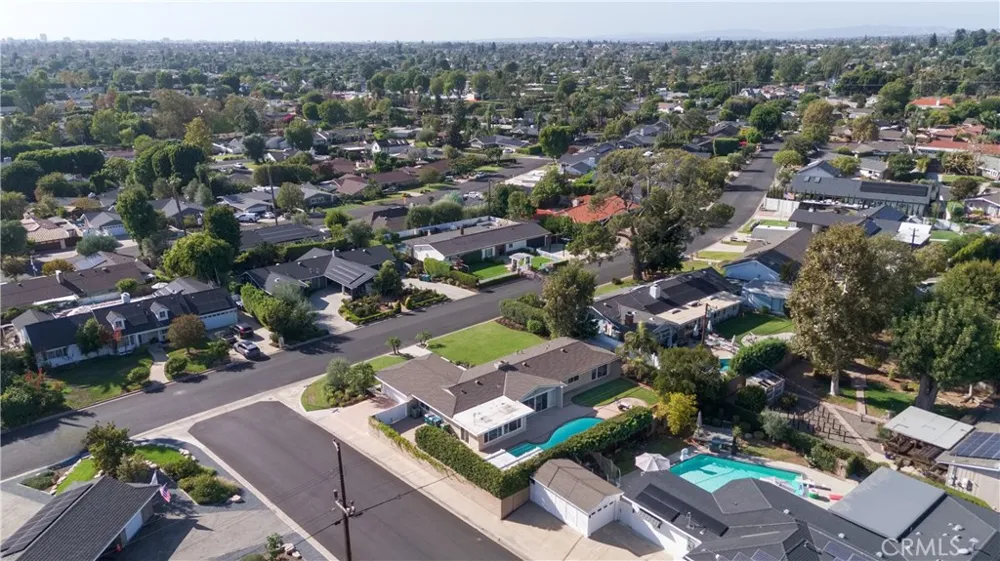 13232 Sandhurst Place Santa Ana, CA 92705