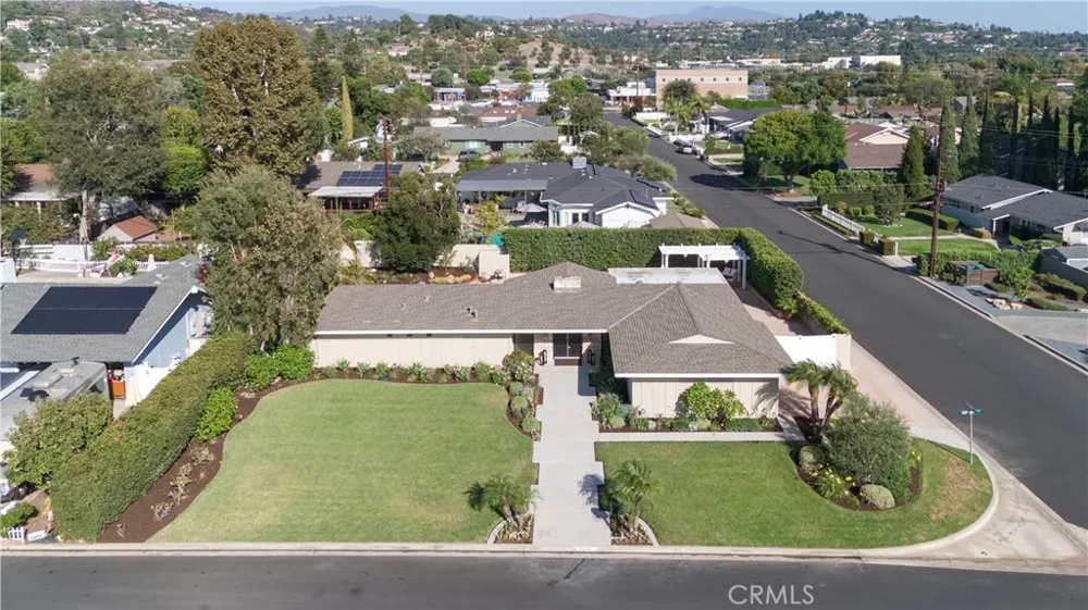 13232 Sandhurst Place Santa Ana, CA 92705