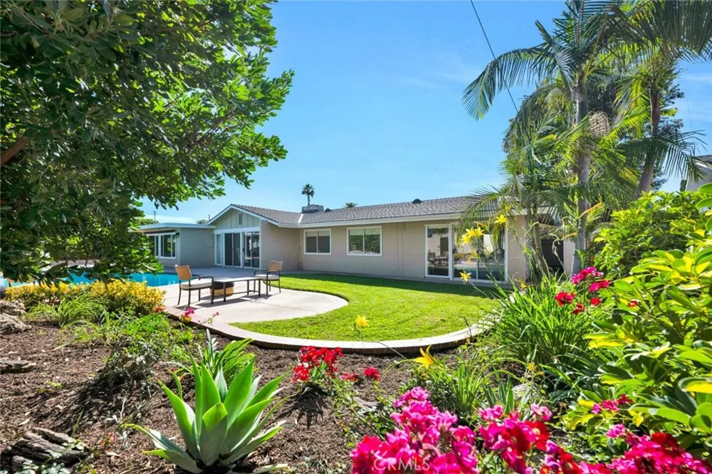 13232 Sandhurst Place Santa Ana, CA 92705