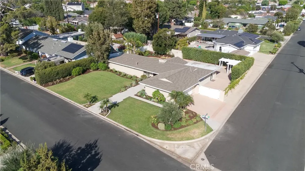 13232 Sandhurst Place Santa Ana, CA 92705