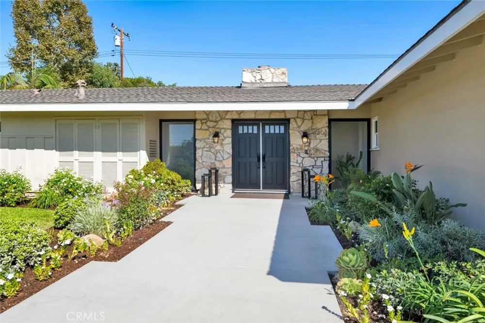 13232 Sandhurst Place Santa Ana, CA 92705