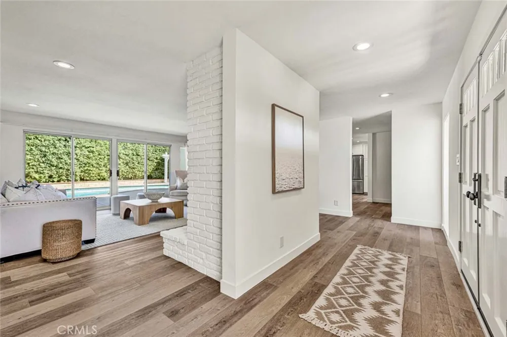13232 Sandhurst Place Santa Ana, CA 92705