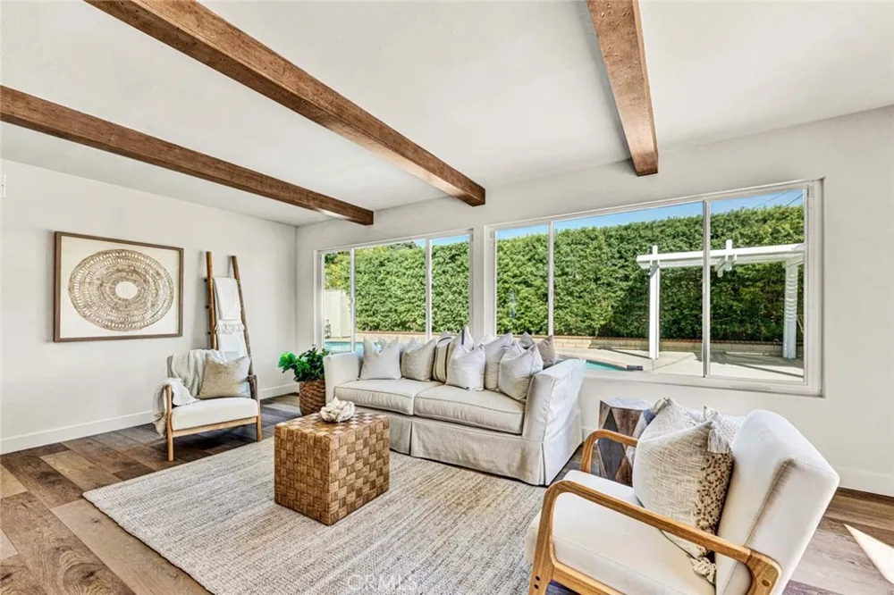 13232 Sandhurst Place Santa Ana, CA 92705