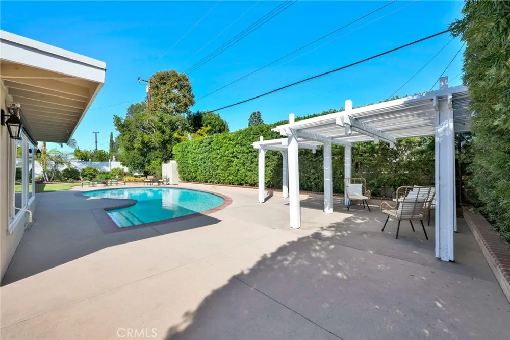 13232 Sandhurst Place Santa Ana, CA 92705
