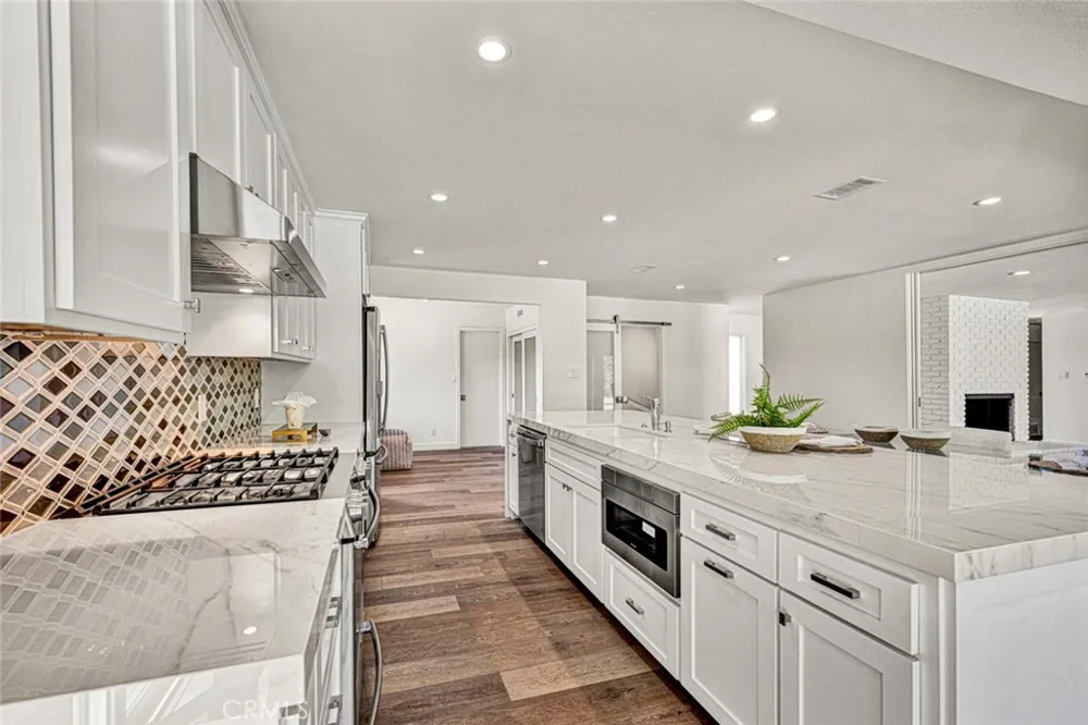 13232 Sandhurst Place Santa Ana, CA 92705
