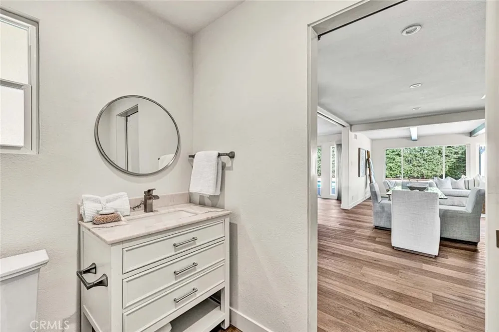 13232 Sandhurst Place Santa Ana, CA 92705