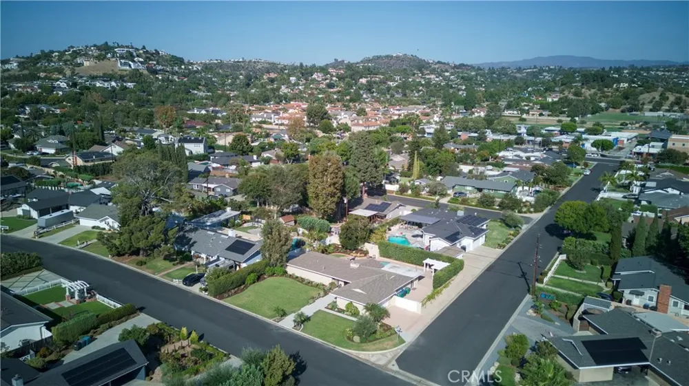 13232 Sandhurst Place Santa Ana, CA 92705