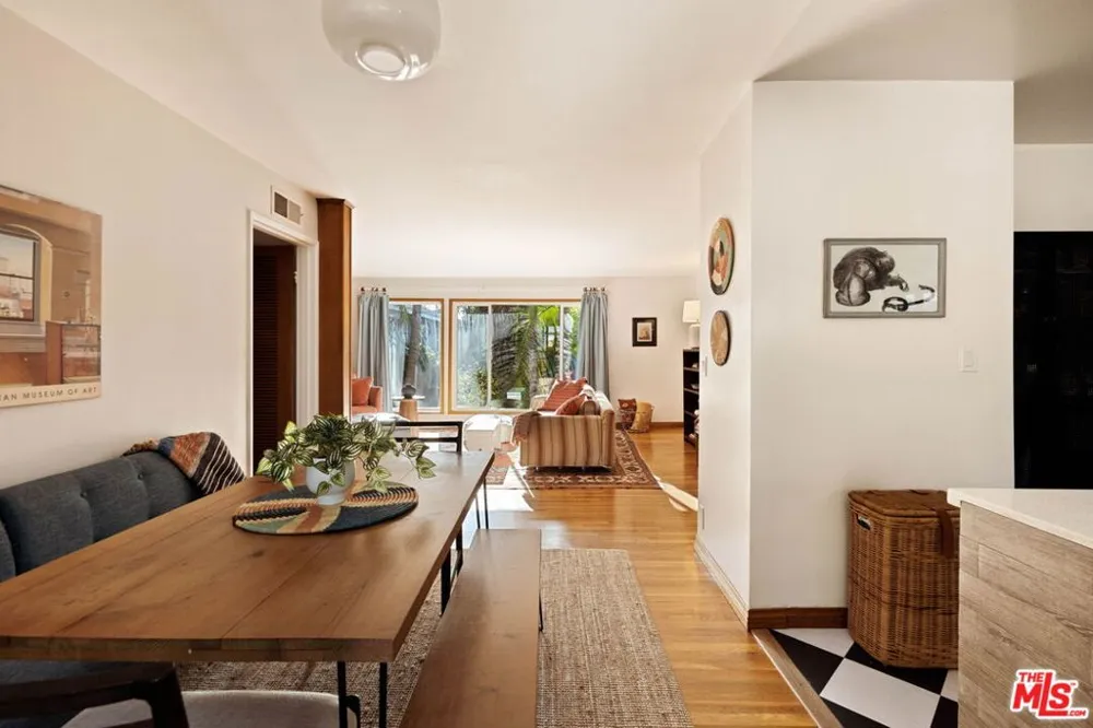 4252 Fair Avenue #10 Los Angeles, CA 91602