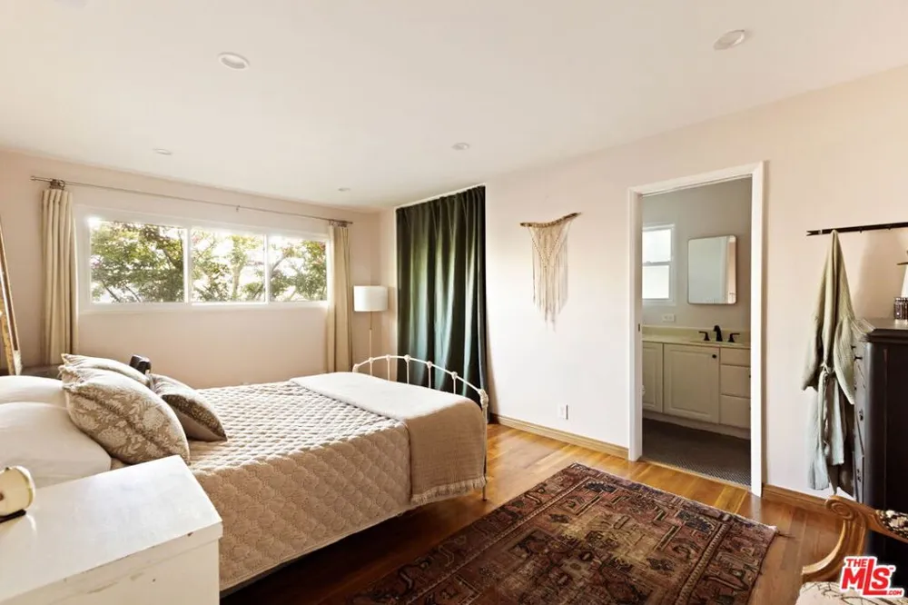 4252 Fair Avenue #10 Los Angeles, CA 91602