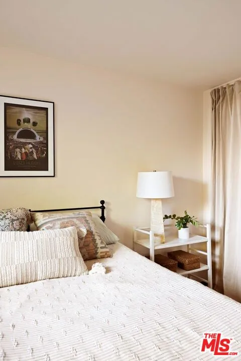 4252 Fair Avenue #10 Los Angeles, CA 91602