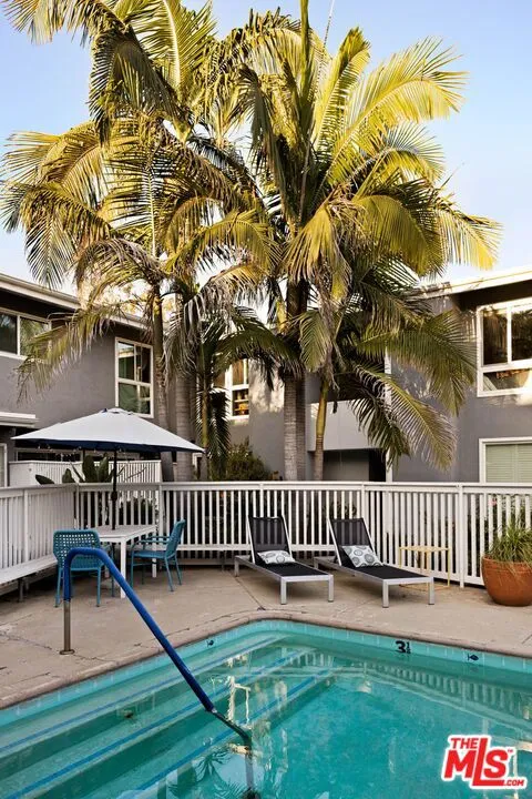 4252 Fair Avenue #10 Los Angeles, CA 91602