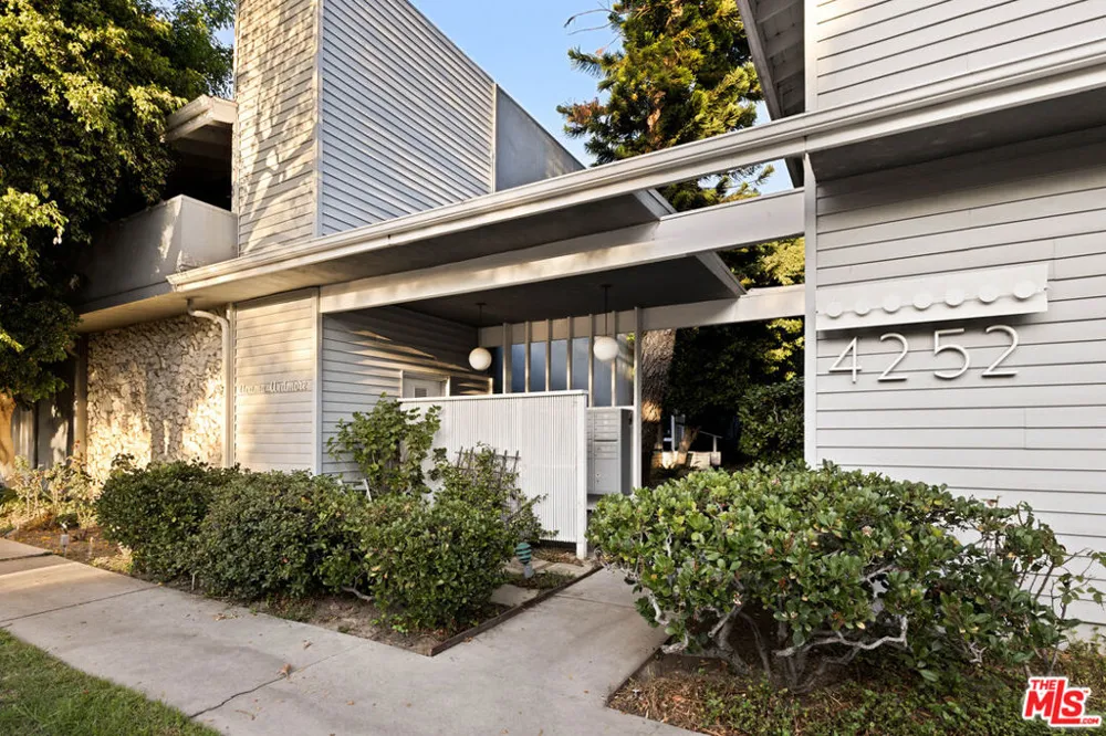 4252 Fair Avenue #10 Los Angeles, CA 91602