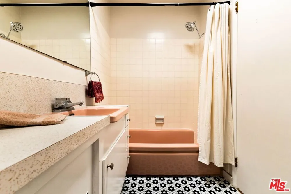 4252 Fair Avenue #10 Los Angeles, CA 91602