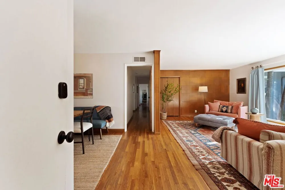 4252 Fair Avenue #10 Los Angeles, CA 91602