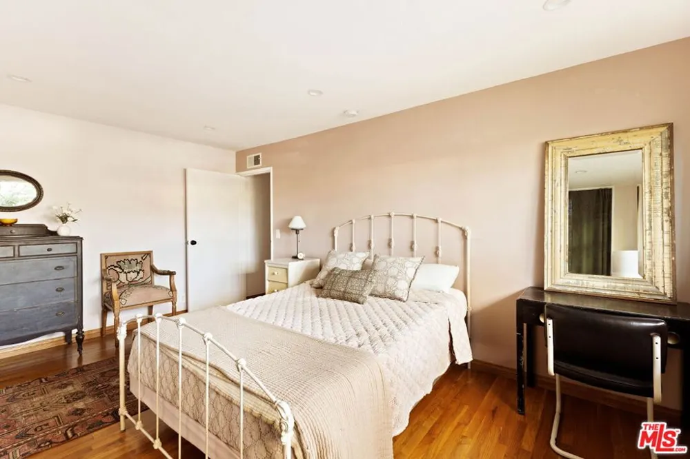 4252 Fair Avenue #10 Los Angeles, CA 91602