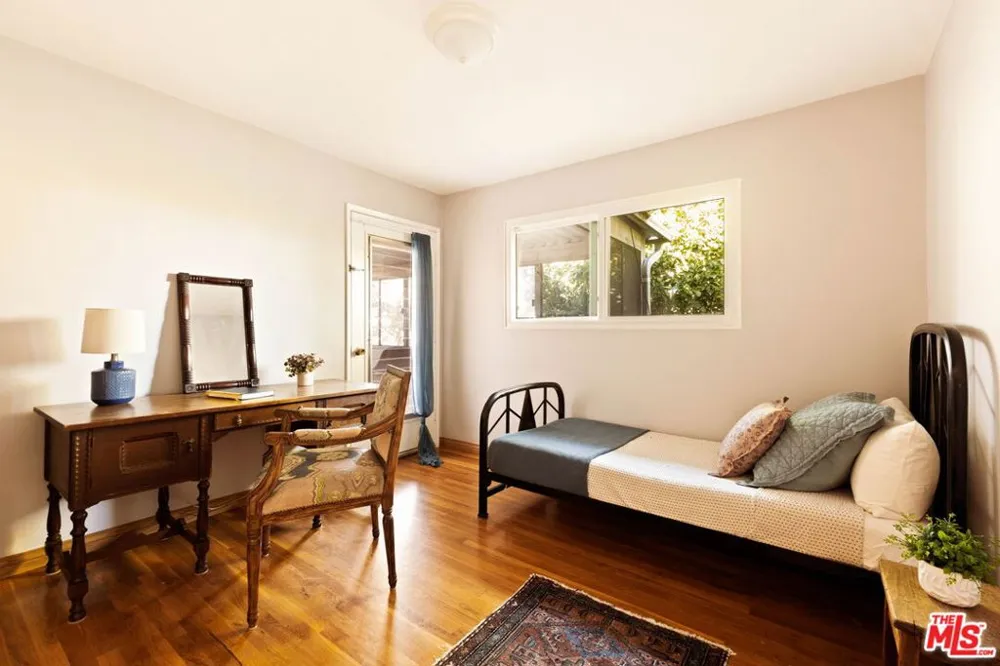 4252 Fair Avenue #10 Los Angeles, CA 91602