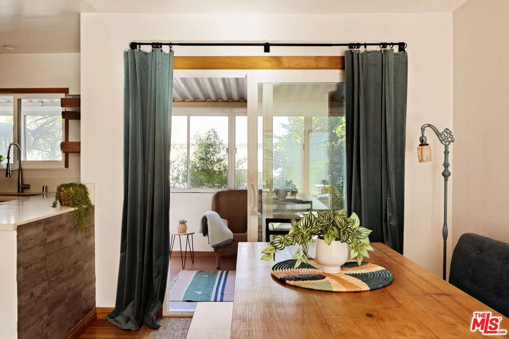 4252 Fair Avenue #10 Los Angeles, CA 91602