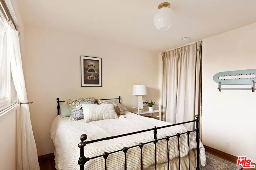 4252 Fair Avenue #10 Los Angeles, CA 91602
