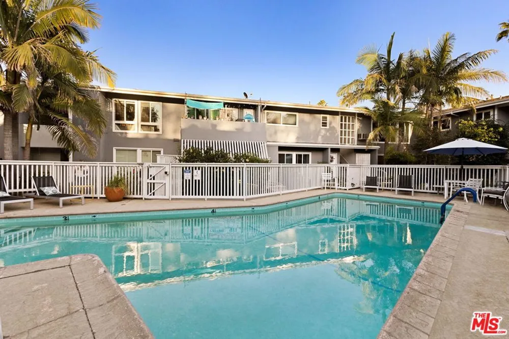 4252 Fair Avenue #10 Los Angeles, CA 91602