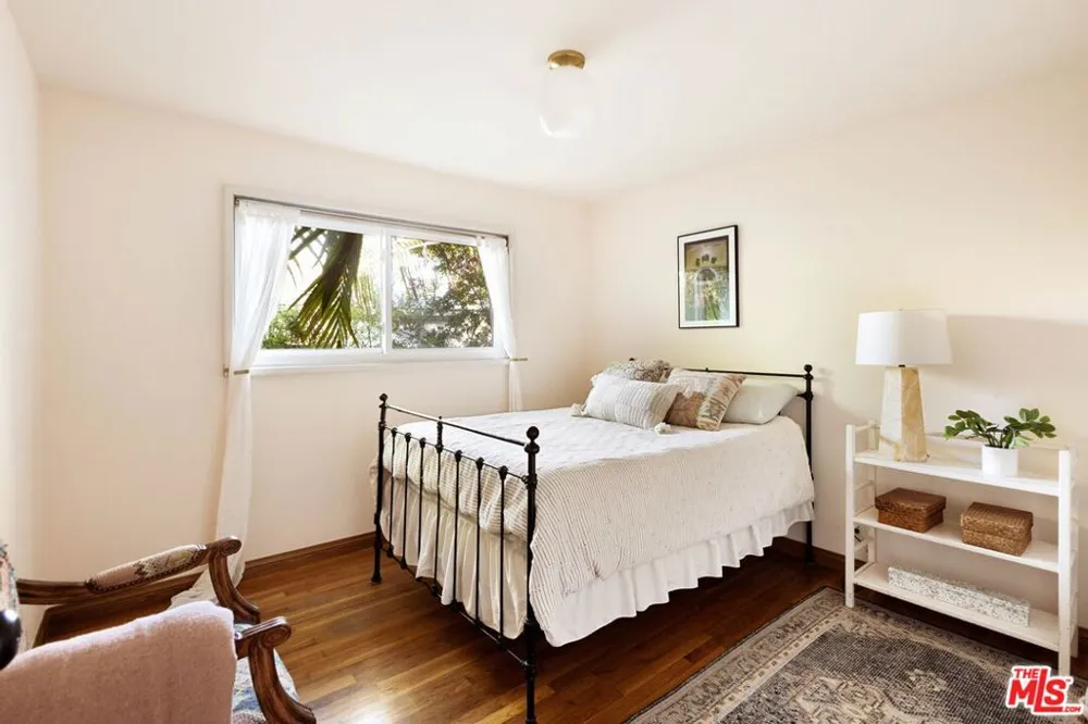 4252 Fair Avenue #10 Los Angeles, CA 91602