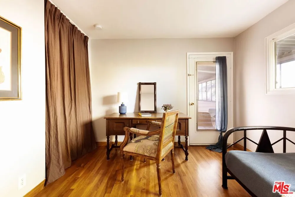 4252 Fair Avenue #10 Los Angeles, CA 91602