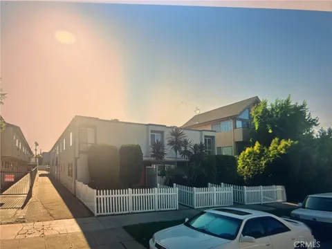 4381 Ventura Canyon #9